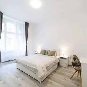 Apartamento New Near Dancing House