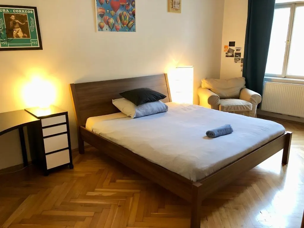 Chez Jitka Et Gautier - A Great Alternative To A Hotel Прага 0*,