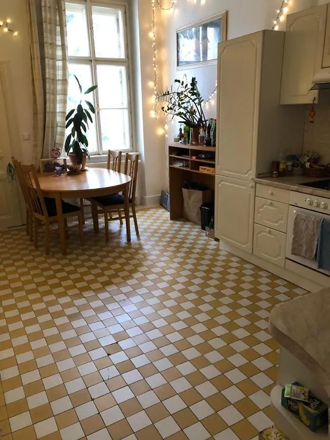 Chez Jitka Et Gautier - A Great Alternative To A Hotel Прага Проживание в семье